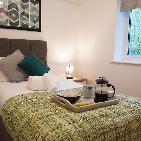 Apartament 2Bedrm-4Guests-Parking-Nearstation Londyn Zewnętrze zdjęcie