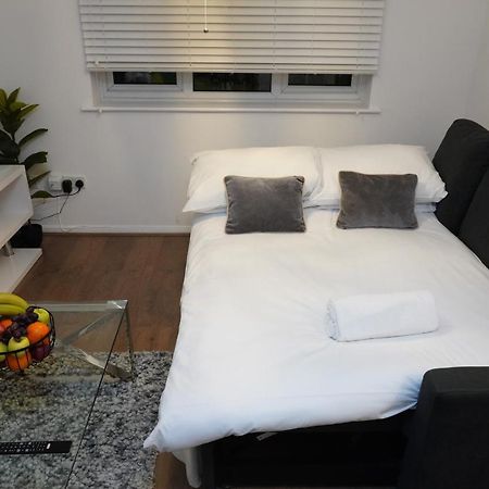 Apartament 2Bedrm-4Guests-Parking-Nearstation Londyn Zewnętrze zdjęcie