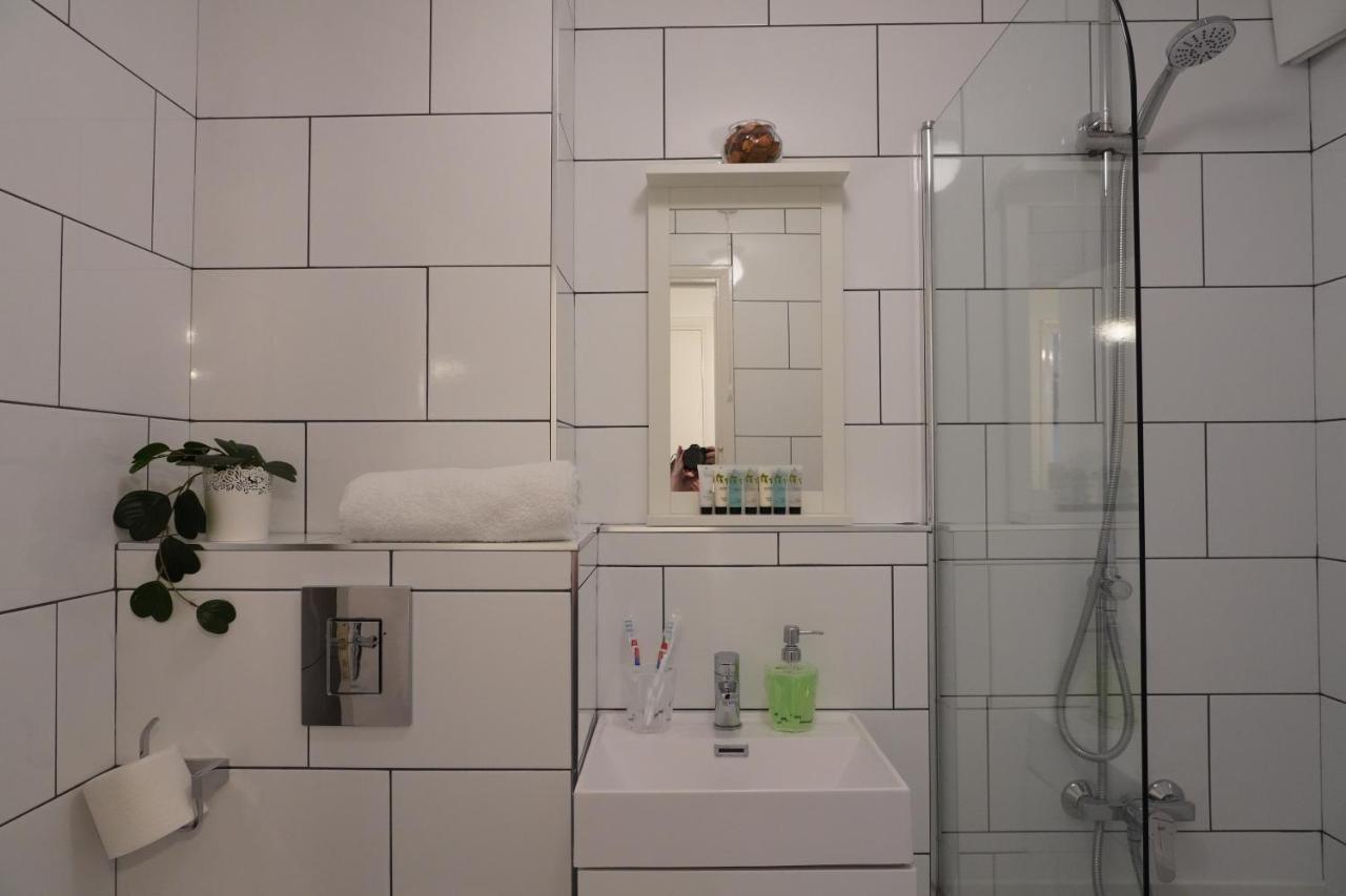 Apartament 2Bedrm-4Guests-Parking-Nearstation Londyn Zewnętrze zdjęcie
