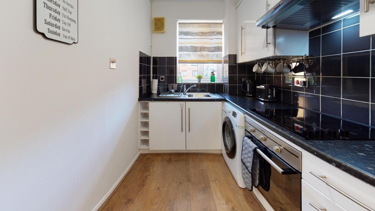 Apartament 2Bedrm-4Guests-Parking-Nearstation Londyn Zewnętrze zdjęcie