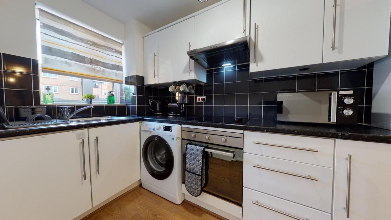 Apartament 2Bedrm-4Guests-Parking-Nearstation Londyn Zewnętrze zdjęcie