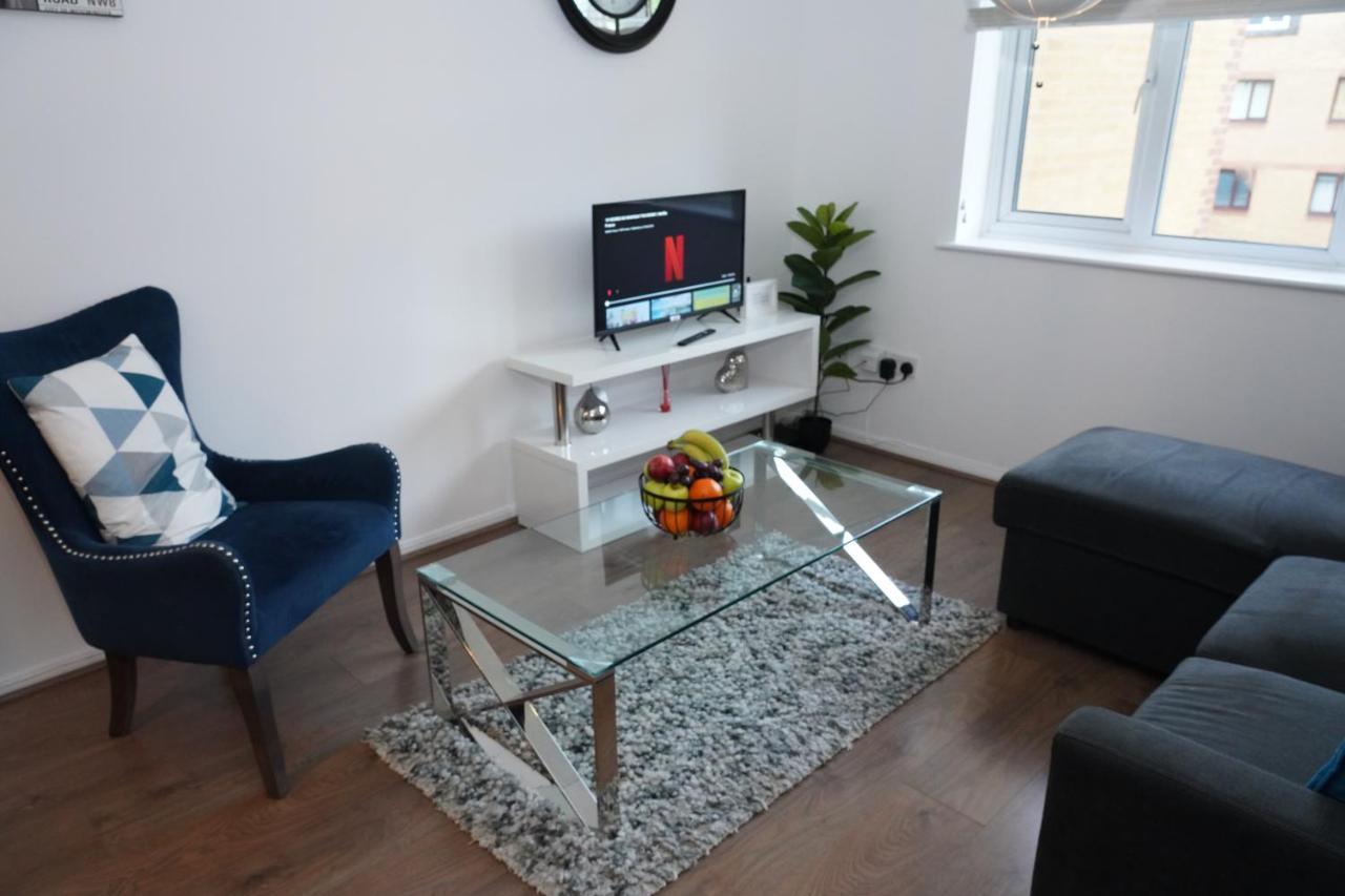 Apartament 2Bedrm-4Guests-Parking-Nearstation Londyn Zewnętrze zdjęcie